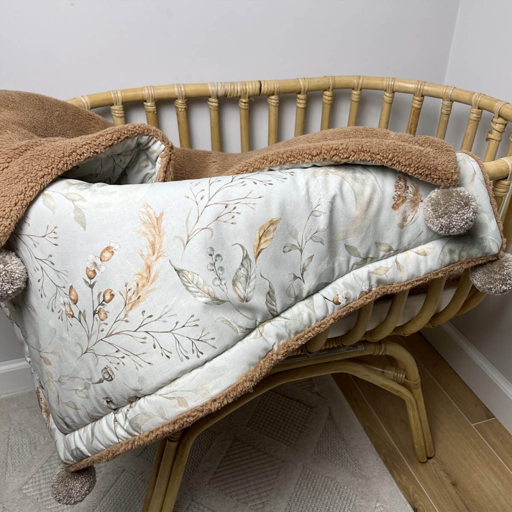 A set of a quilt with a pillow - Gajka